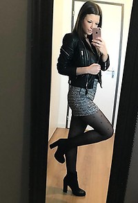 Amateurs in sexy nylons #106